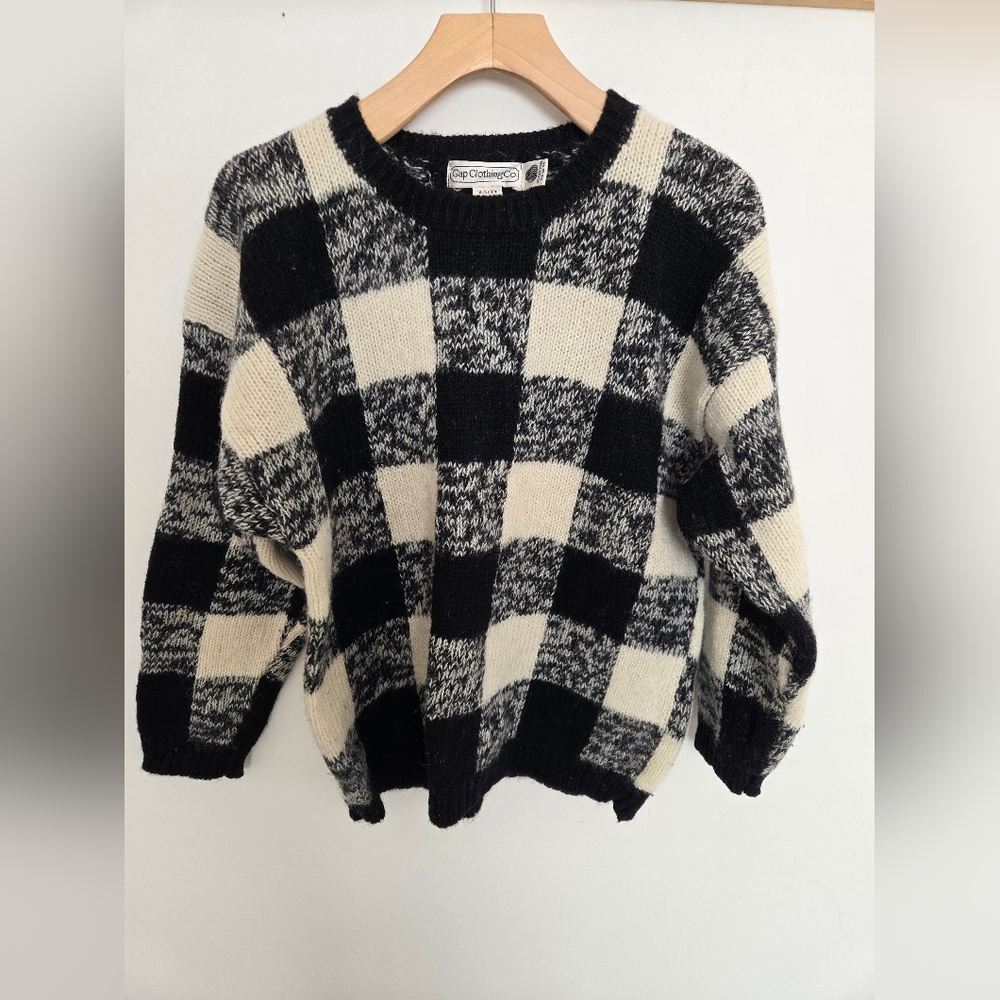 Gap Clothing Co vintage Buffalo plaid 100% Wool women's sweater | size Medium